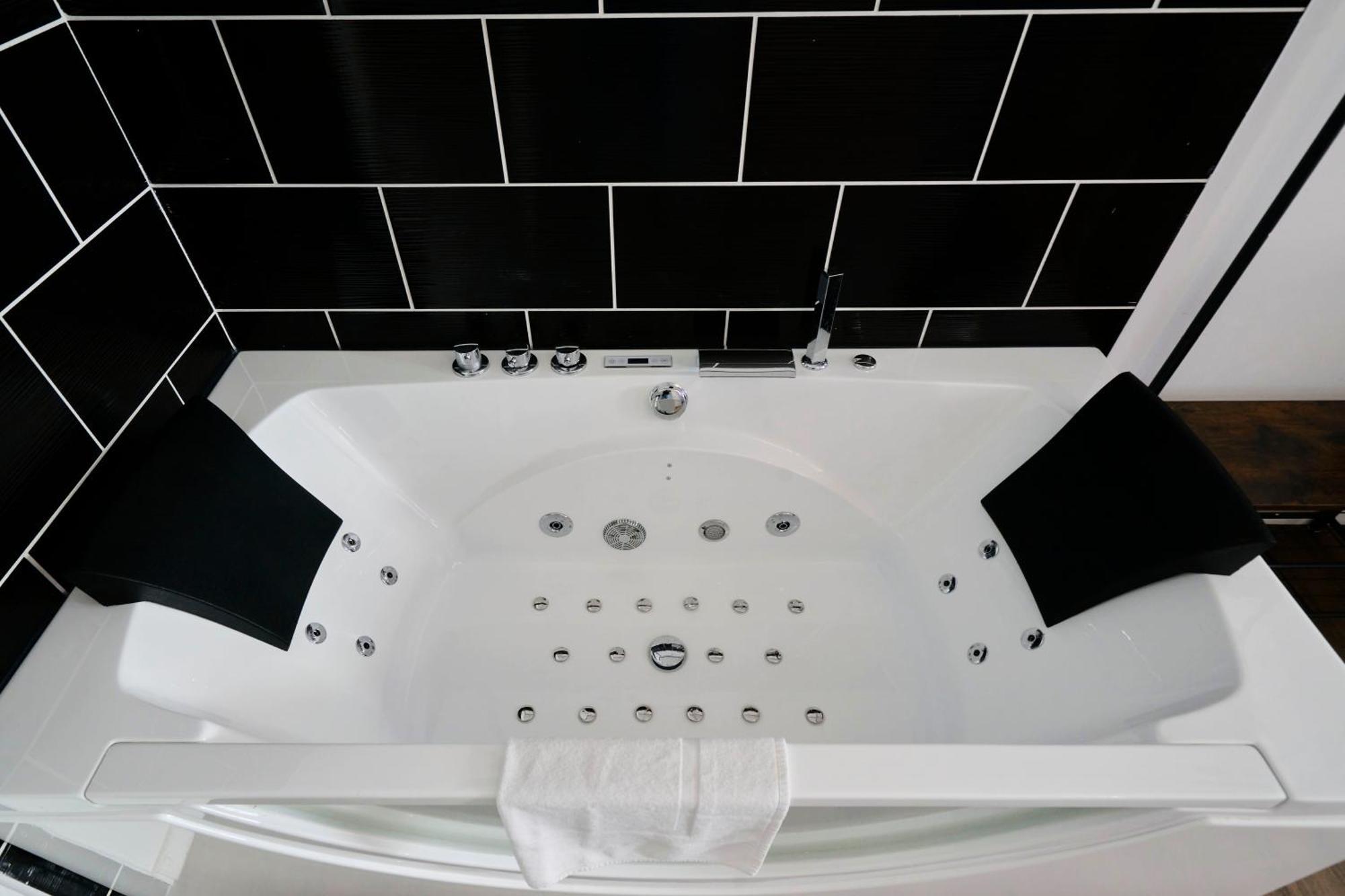 Ng Prestige - Lille L Roubaix Trichon - Balneo - Netflix - Wifi Apartment Bagian luar foto