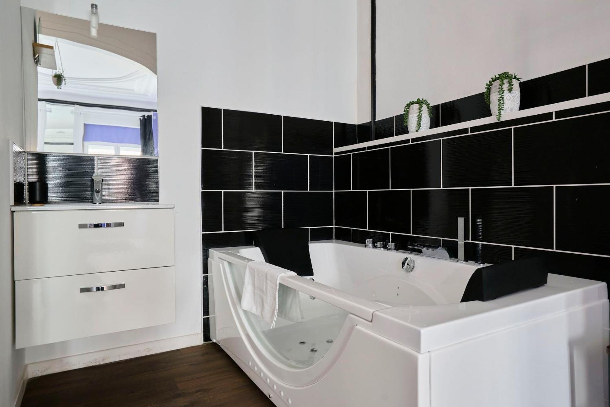 Ng Prestige - Lille L Roubaix Trichon - Balneo - Netflix - Wifi Apartment Bagian luar foto